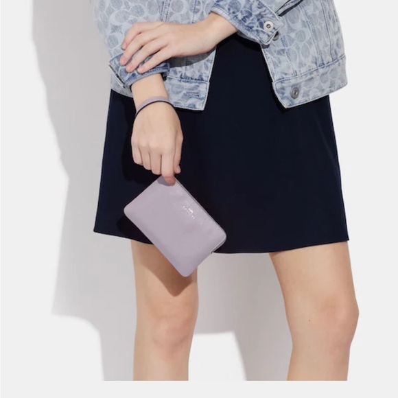 Coach Corner Zip Wristlet - Colour: Mist - Brand New - Picture 3 of 3